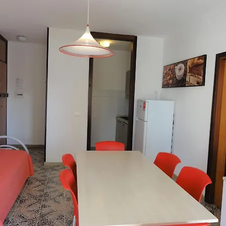 Bright Flat Close To The Sea Μπιμπιόνε