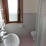 Bright Flat Close To The Sea Apartman